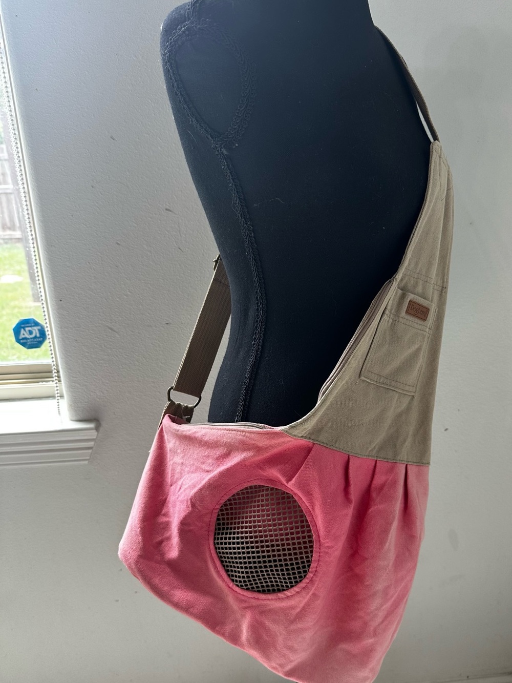 Pet carrier